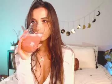 Girls: discover live performances with matured cam models, from teasing to fixations, in a variety of stunning live sex cams.