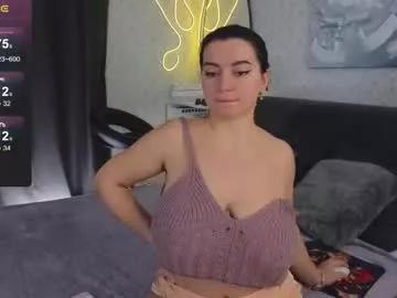 Girls: discover live performances with matured cam models, from teasing to fixations, in a variety of stunning live sex cams.
