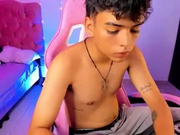 Girls: discover live performances with matured cam models, from teasing to fixations, in a variety of stunning live sex cams.