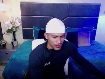 adam_fit19cm from Chaturbate