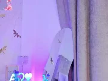 Girls: discover live performances with matured cam models, from teasing to fixations, in a variety of stunning live sex cams.