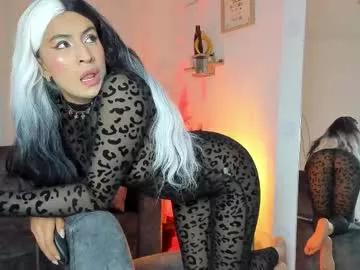 Girls: discover live performances with matured cam models, from teasing to fixations, in a variety of stunning live sex cams.