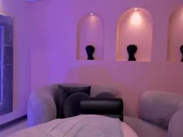 Girls: discover live performances with matured cam models, from teasing to fixations, in a variety of stunning live sex cams.