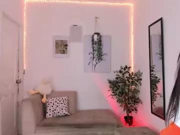 Girls: discover live performances with matured cam models, from teasing to fixations, in a variety of stunning live sex cams.