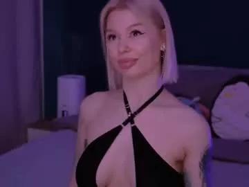 Girls: discover live performances with matured cam models, from teasing to fixations, in a variety of stunning live sex cams.
