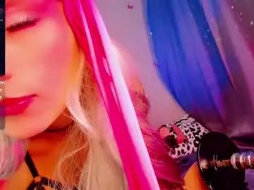 Girls: discover live performances with matured cam models, from teasing to fixations, in a variety of stunning live sex cams.