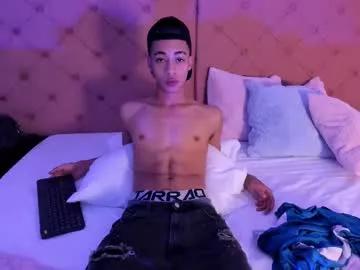 Girls: discover live performances with matured cam models, from teasing to fixations, in a variety of stunning live sex cams.
