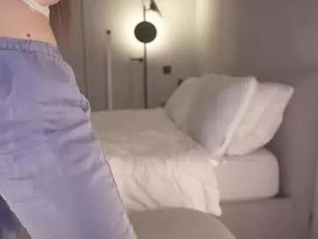 Girls: discover live performances with matured cam models, from teasing to fixations, in a variety of stunning live sex cams.