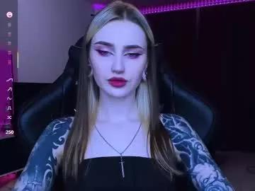 Girls: discover live performances with matured cam models, from teasing to fixations, in a variety of stunning live sex cams.
