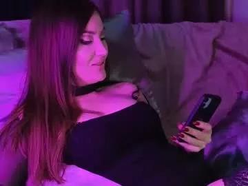 Girls: discover live performances with matured cam models, from teasing to fixations, in a variety of stunning live sex cams.