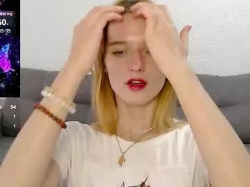 Girls: discover live performances with matured cam models, from teasing to fixations, in a variety of stunning live sex cams.