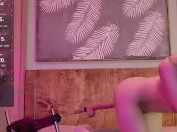 Girls: discover live performances with matured cam models, from teasing to fixations, in a variety of stunning live sex cams.