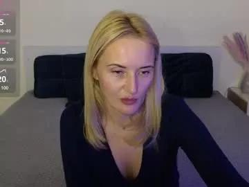 Girls: discover live performances with matured cam models, from teasing to fixations, in a variety of stunning live sex cams.