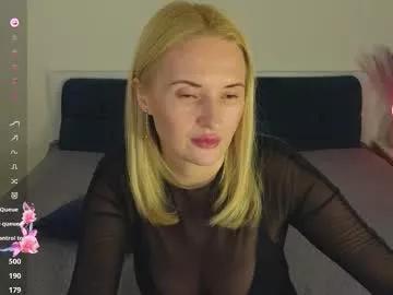 Girls: discover live performances with matured cam models, from teasing to fixations, in a variety of stunning live sex cams.