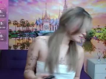 Girls: discover live performances with matured cam models, from teasing to fixations, in a variety of stunning live sex cams.