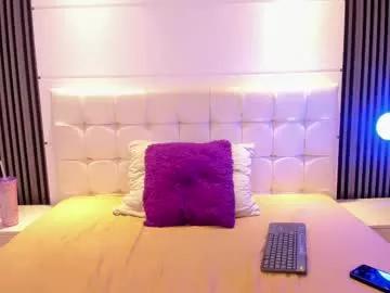 Girls: discover live performances with matured cam models, from teasing to fixations, in a variety of stunning live sex cams.