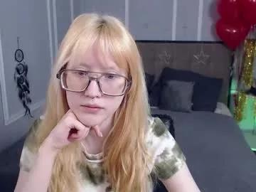 Girls: discover live performances with matured cam models, from teasing to fixations, in a variety of stunning live sex cams.