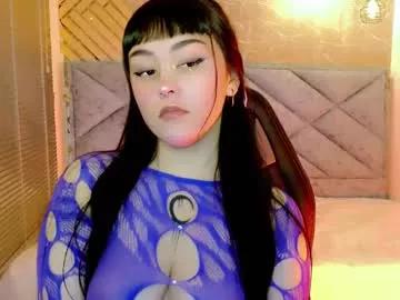 Girls: discover live performances with matured cam models, from teasing to fixations, in a variety of stunning live sex cams.