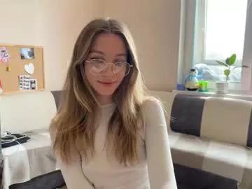 Girls: discover live performances with matured cam models, from teasing to fixations, in a variety of stunning live sex cams.