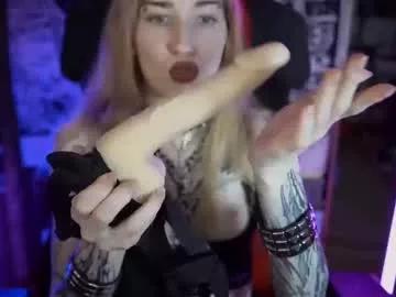 Girls: discover live performances with matured cam models, from teasing to fixations, in a variety of stunning live sex cams.