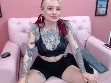 Girls: discover live performances with matured cam models, from teasing to fixations, in a variety of stunning live sex cams.