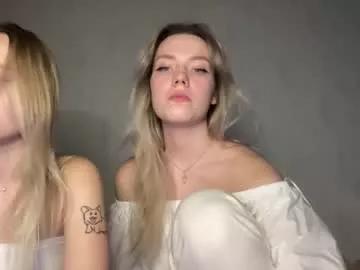Girls: discover live performances with matured cam models, from teasing to fixations, in a variety of stunning live sex cams.