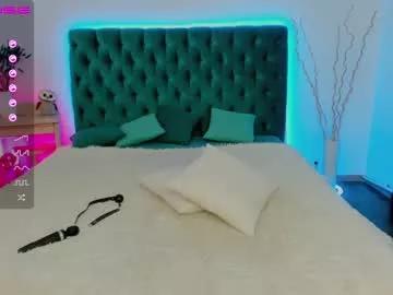 Girls: discover live performances with matured cam models, from teasing to fixations, in a variety of stunning live sex cams.