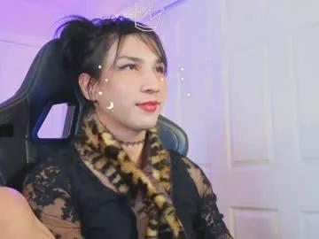Girls: discover live performances with matured cam models, from teasing to fixations, in a variety of stunning live sex cams.