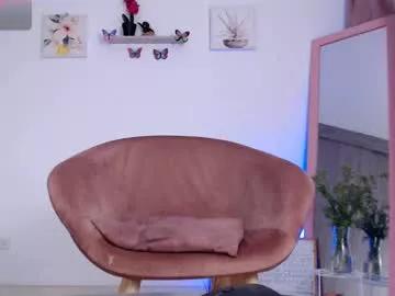 Girls: discover live performances with matured cam models, from teasing to fixations, in a variety of stunning live sex cams.