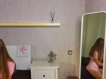 Girls: discover live performances with matured cam models, from teasing to fixations, in a variety of stunning live sex cams.
