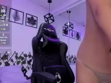 Girls: discover live performances with matured cam models, from teasing to fixations, in a variety of stunning live sex cams.