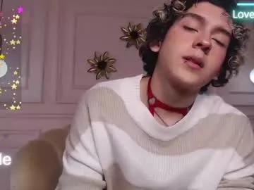 Girls: discover live performances with matured cam models, from teasing to fixations, in a variety of stunning live sex cams.