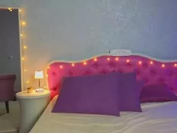 Girls: discover live performances with matured cam models, from teasing to fixations, in a variety of stunning live sex cams.
