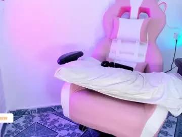 ariana_tay1 from Chaturbate