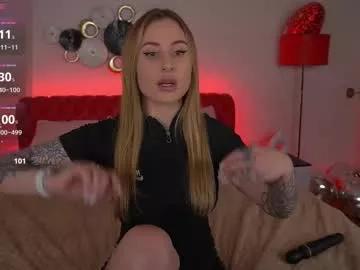 Girls: discover live performances with matured cam models, from teasing to fixations, in a variety of stunning live sex cams.