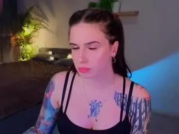 Girls: discover live performances with matured cam models, from teasing to fixations, in a variety of stunning live sex cams.