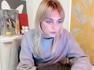 Girls: discover live performances with matured cam models, from teasing to fixations, in a variety of stunning live sex cams.