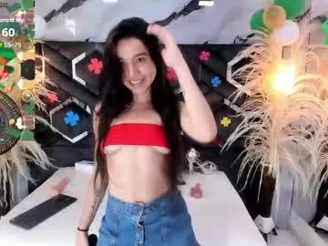 Girls: discover live performances with matured cam models, from teasing to fixations, in a variety of stunning live sex cams.
