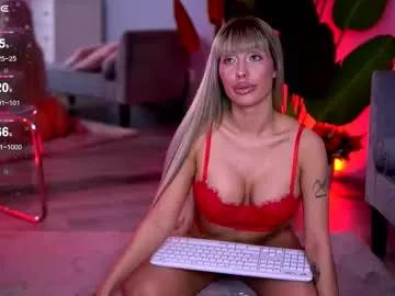 Girls: discover live performances with matured cam models, from teasing to fixations, in a variety of stunning live sex cams.