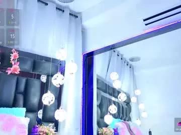 Girls: discover live performances with matured cam models, from teasing to fixations, in a variety of stunning live sex cams.