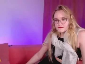 Girls: discover live performances with matured cam models, from teasing to fixations, in a variety of stunning live sex cams.