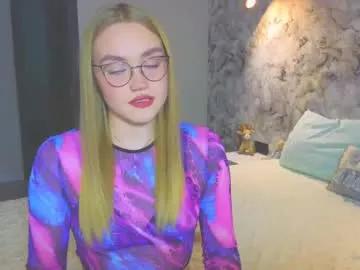Girls: discover live performances with matured cam models, from teasing to fixations, in a variety of stunning live sex cams.