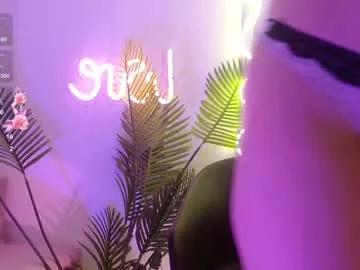 Girls: discover live performances with matured cam models, from teasing to fixations, in a variety of stunning live sex cams.