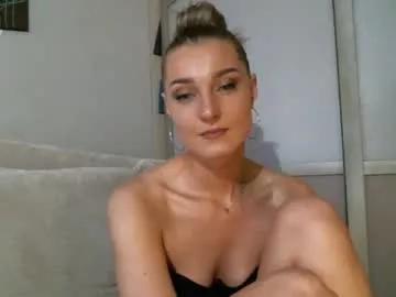 Girls: discover live performances with matured cam models, from teasing to fixations, in a variety of stunning live sex cams.