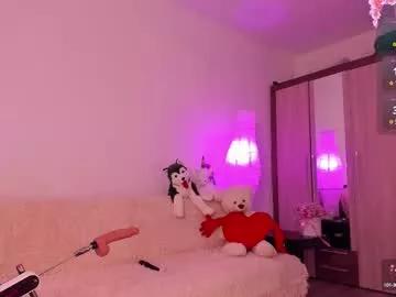 Girls: discover live performances with matured cam models, from teasing to fixations, in a variety of stunning live sex cams.