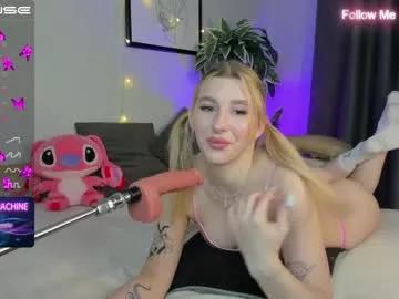 Girls: discover live performances with matured cam models, from teasing to fixations, in a variety of stunning live sex cams.