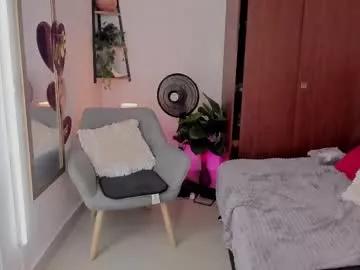 bella_swant1 from Chaturbate