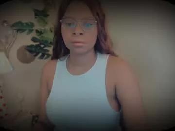 bellablakes18 from Chaturbate