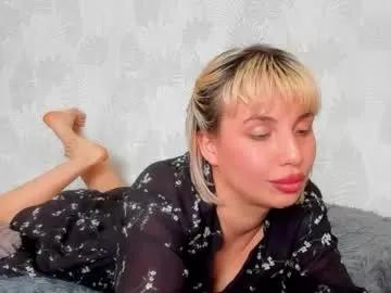 Girls: discover live performances with matured cam models, from teasing to fixations, in a variety of stunning live sex cams.