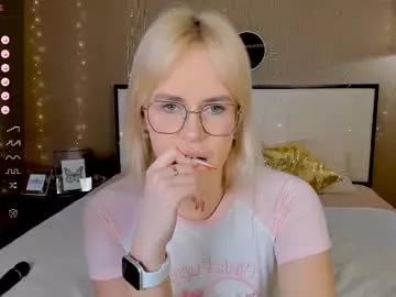 Girls: discover live performances with matured cam models, from teasing to fixations, in a variety of stunning live sex cams.